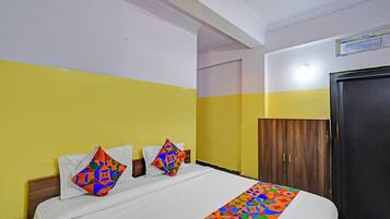 Egyptian cotton sheets, premium bedding, in-room safe, free WiFi