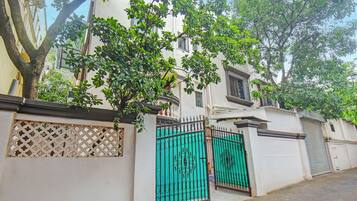 Entrada de la propiedad