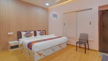 Egyptian cotton sheets, premium bedding, in-room safe, free WiFi