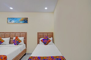 Egyptian cotton sheets, premium bedding, in-room safe, free WiFi