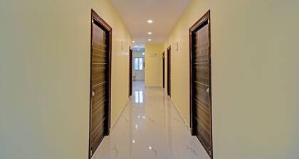 Fabhotel Srikara Grand Luxury Rooms