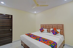 Egyptian cotton sheets, premium bedding, in-room safe, free WiFi