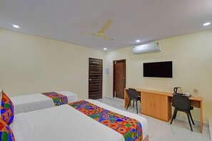 Egyptian cotton sheets, premium bedding, in-room safe, free WiFi