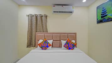 Deluxe Room | Egyptian cotton sheets, premium bedding, in-room safe, free WiFi