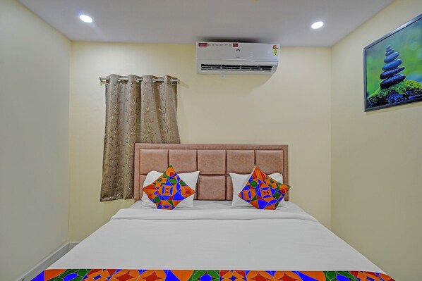 Deluxe Room | Egyptian cotton sheets, premium bedding, in-room safe, free WiFi