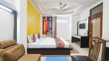 Egyptian cotton sheets, premium bedding, in-room safe, free WiFi