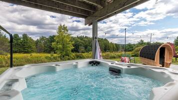 Bathtub spa outdoor