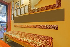 Ruang duduk lobi