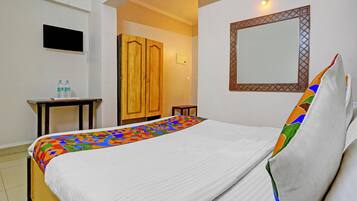 Egyptian cotton sheets, premium bedding, in-room safe, free WiFi