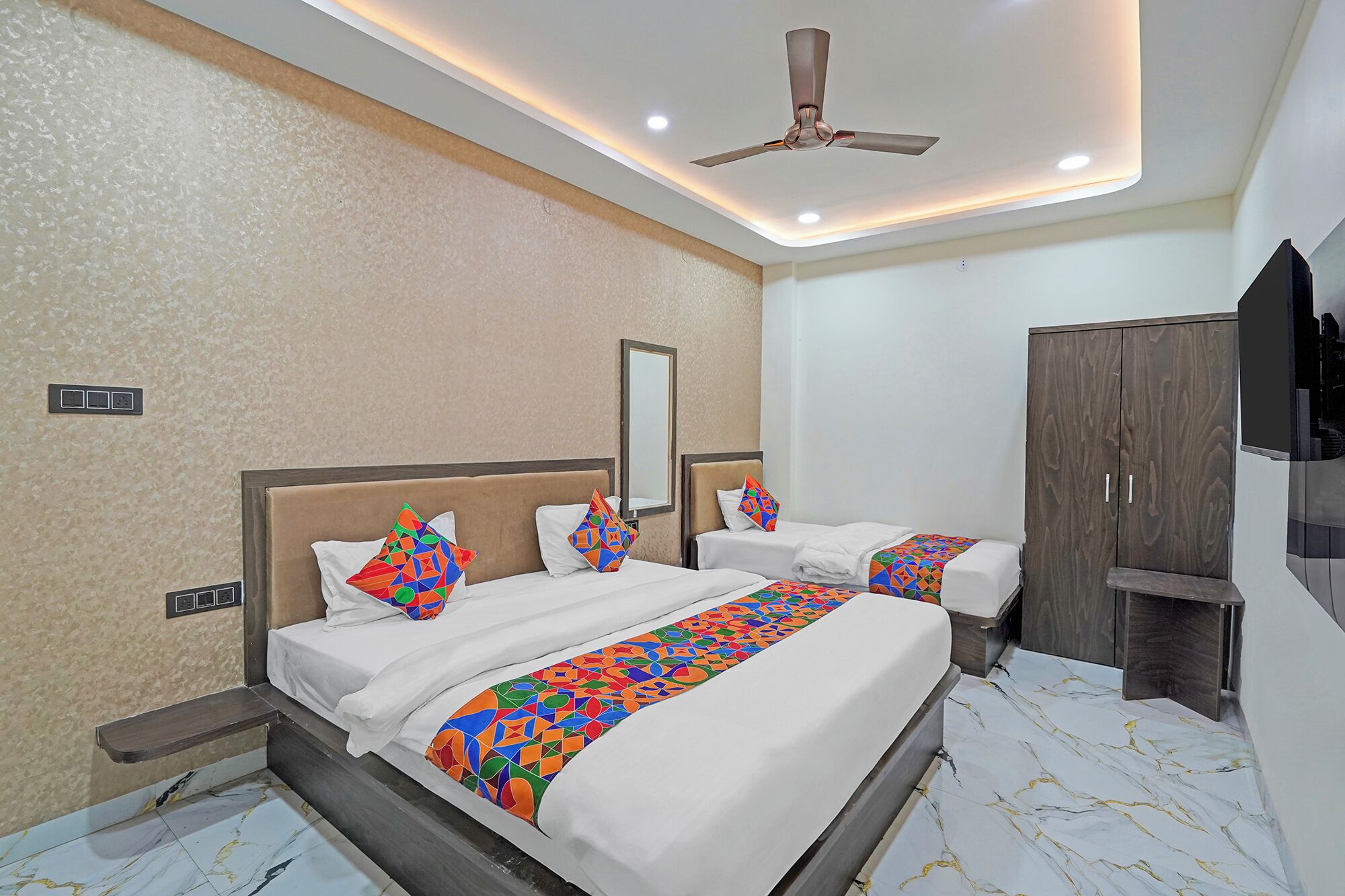 家庭房 | 埃及棉床单、高档床上用品、客房内保险箱、免费 WiFi