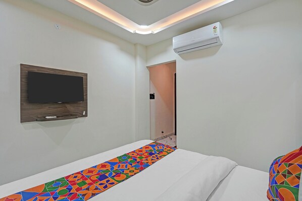 Egyptian cotton sheets, premium bedding, in-room safe, free WiFi