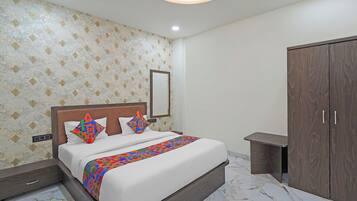 Egyptian cotton sheets, premium bedding, in-room safe, free WiFi