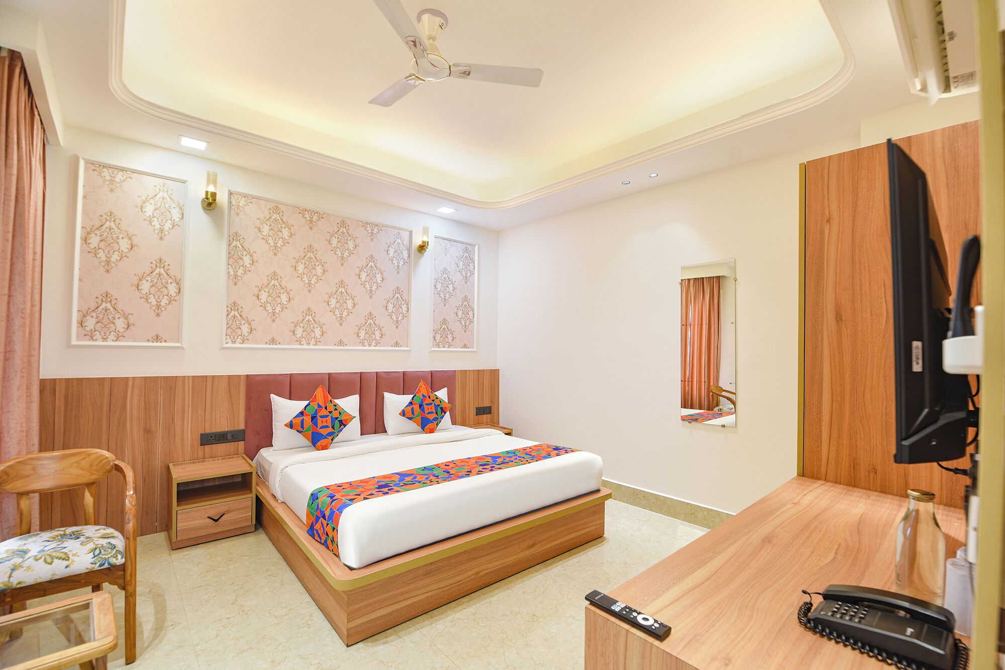 Suite | Egyptiske bomuldslagner, premium-sengetøj, pengeskab på værelset