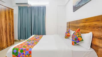 Egyptian cotton sheets, premium bedding, in-room safe, free WiFi