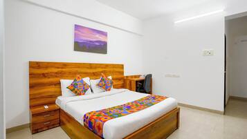 Deluxe Room | Egyptian cotton sheets, premium bedding, in-room safe, free WiFi