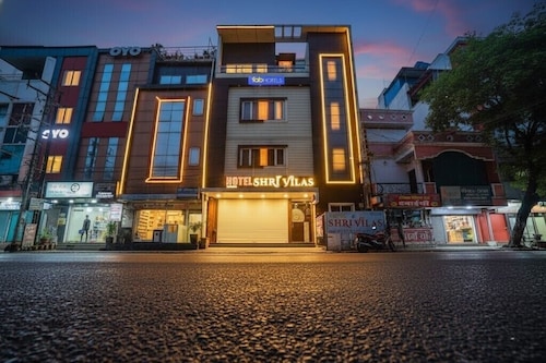 Fabhotel Shri Vilas