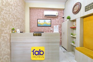 Reception - Fabhotel Bloom Stone (Jaipur)