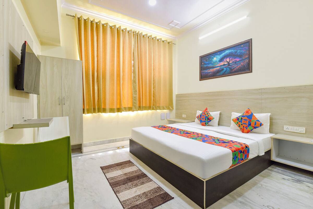 Deluxe Room | Egyptian cotton sheets, premium bedding, in-room safe, free WiFi