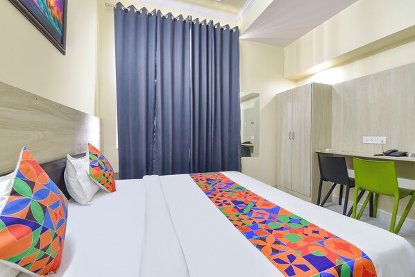 Egyptian cotton sheets, premium bedding, in-room safe, free WiFi