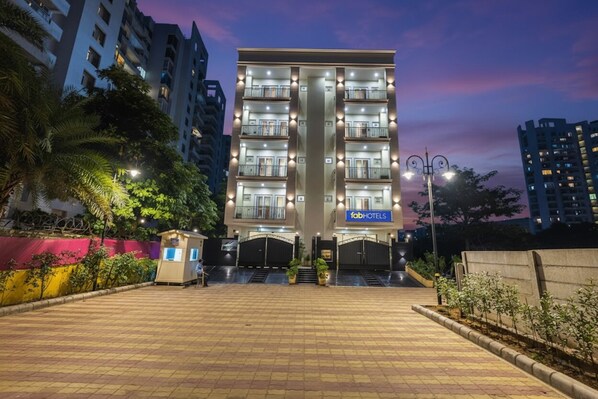 Exterior - FabHotel Exotica Avenue Apartments (Gurugram)