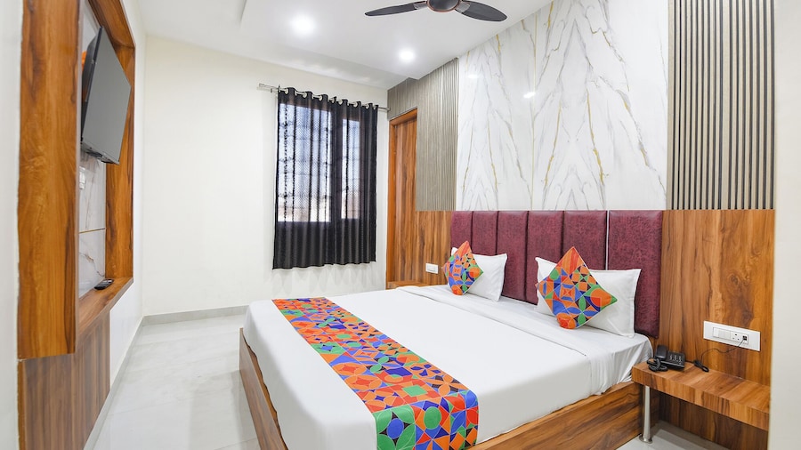 Fabhotel Royal Metro