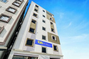 Exterior - Fabhotel Leon Square (Bengaluru)