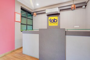 Reception - Fabhotel East Land (Bangalore)