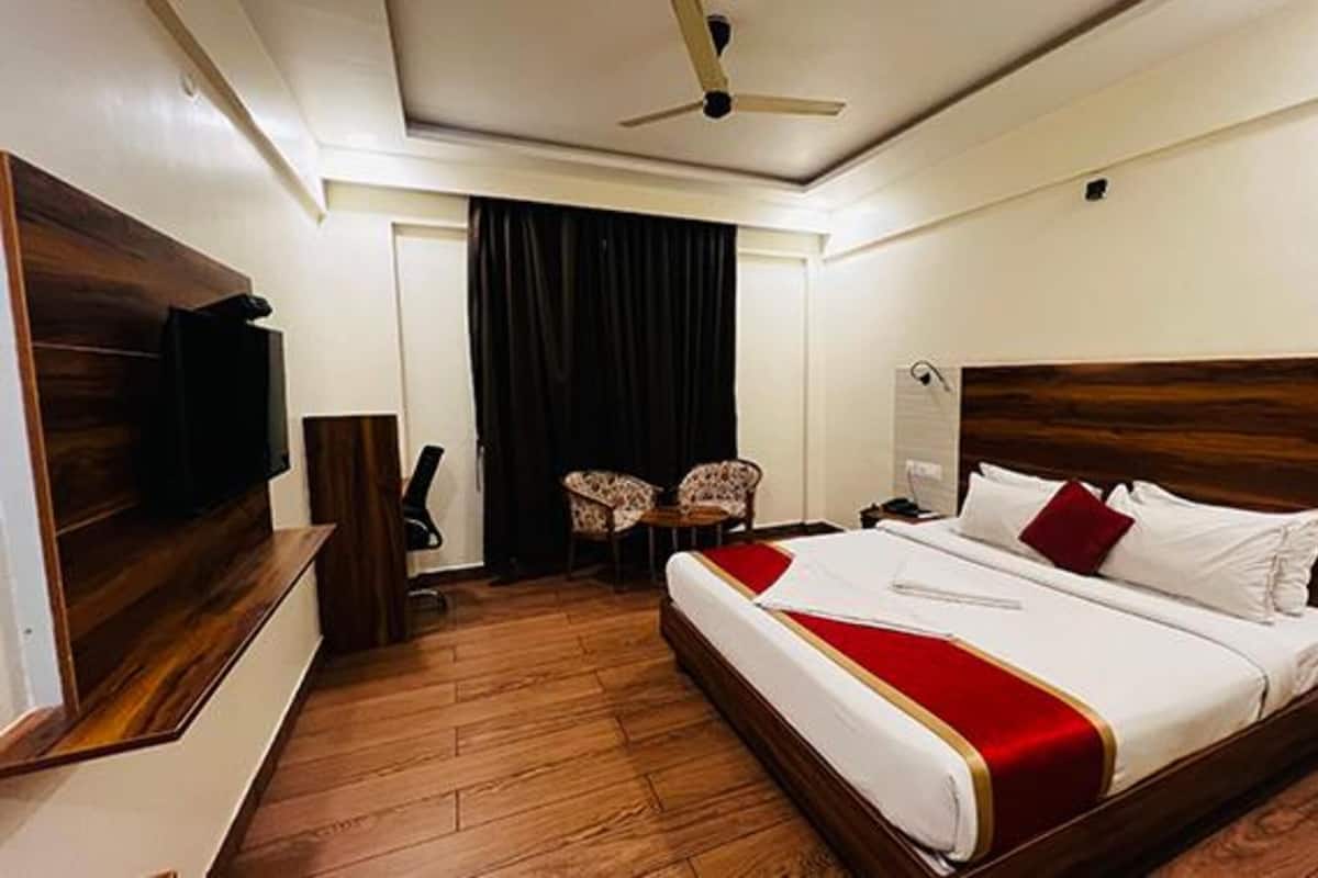 Deluxe Room | Egyptian cotton sheets, premium bedding, in-room safe, free WiFi