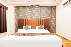 Egyptian cotton sheets, premium bedding, in-room safe, free WiFi - Fabhotel Palm Bliss (Unnao)