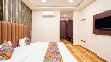 Egyptian cotton sheets, premium bedding, in-room safe, free WiFi
