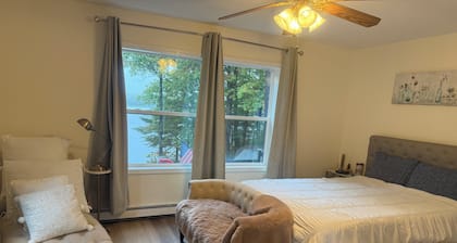 Private NH Waterfront Retreat – Hot Tub, Dog Friendly, Family & Remote Work