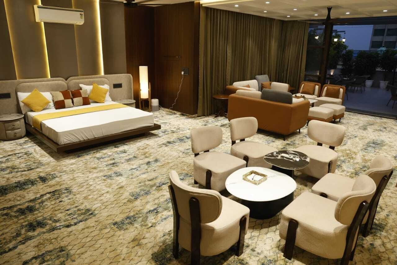 Luxury Studio Suite | Egyptian cotton sheets, premium bedding, in-room safe, desk