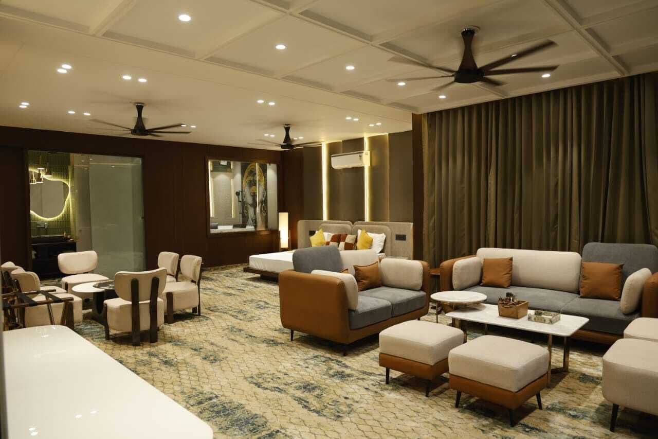 Luxury Studio Suite | Egyptian cotton sheets, premium bedding, in-room safe, desk