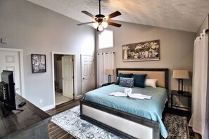 2 bedrooms, iron/ironing board, free WiFi, bed sheets