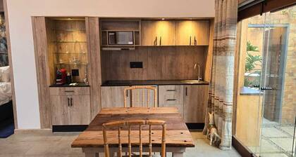 Luxury Super King Ensuite âą Private Garden Access