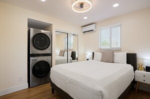 5 bedrooms, desk, iron/ironing board, travel cot