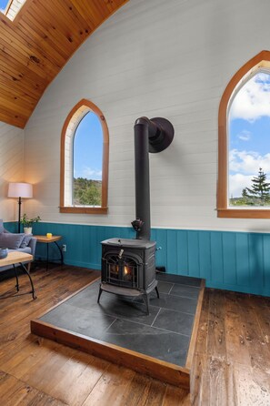 Interior - Ocean View Chapel Port Rexton with Sauna 2BR (Port Rexton)