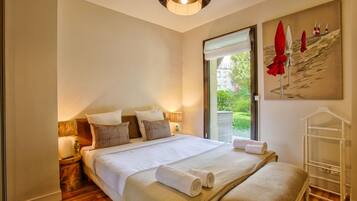 Apartment | 3 bedrooms, laptop workspace, iron/ironing board, bed sheets