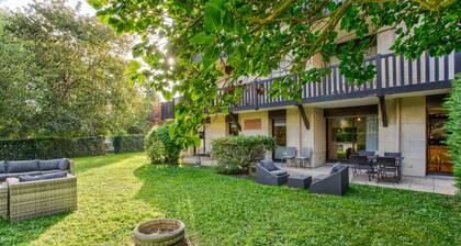 Deauville Lovely Flat With Private Garden