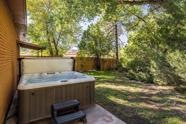 Baignoire à remous extérieure