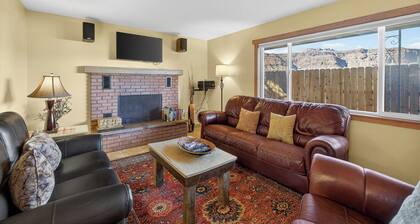 New! Juanita's Place | Private Hot Tub | Big Yard