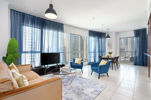 Living area - Spacious 1BR Next to Burj Khalifa (Dubai)