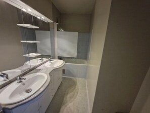 Hair dryer - Comfortable apartment for 7 near slopes with WIFI (Besse-et-Saint-Anastaise-Super Besse)