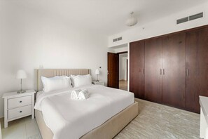 Room - FIRST CLASS | 1BR | Downtown Luxury (Downtown)