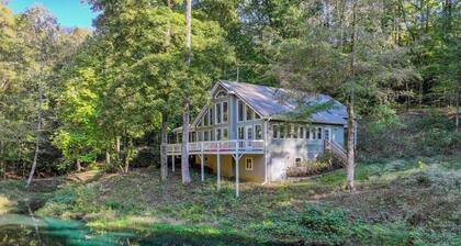 Legends Lodge: A woodland retreat near University of Alabama!