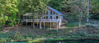 Legends Lodge: A woodland retreat near University of Alabama!