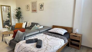 3 bedrooms, desk, free WiFi, bed sheets