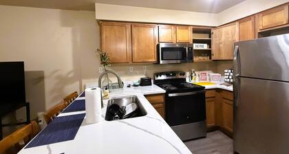 * NEW * 4BR Retreat | Heart of Campus w/ Parking