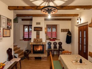 Casa | Sala de estar | Una chimenea