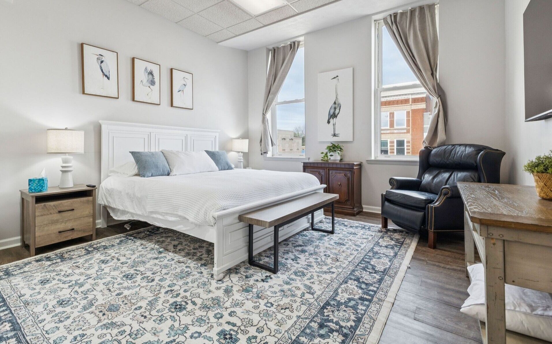 3 chambres, fer et planche à repasser, Wi-Fi, draps fournis